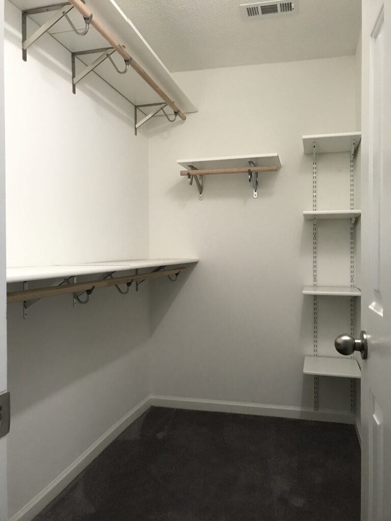 Closet shelving